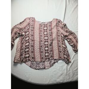 Everly Floral Boho Blouse Women Size Medium Peek a boo back Vacation